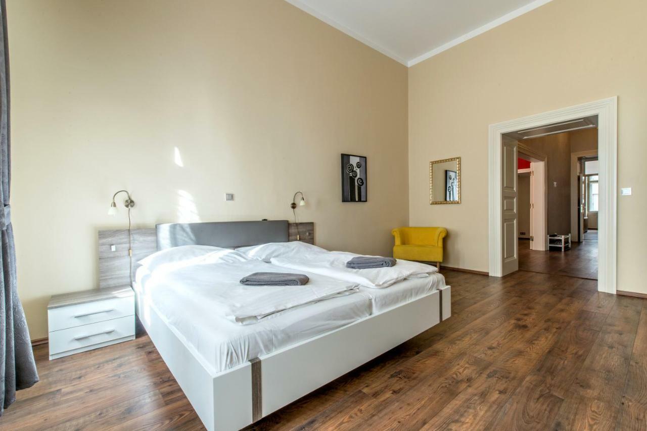 ✰Downtown Grand Apartment - Old Town Top Location✰ Prag Exteriör bild